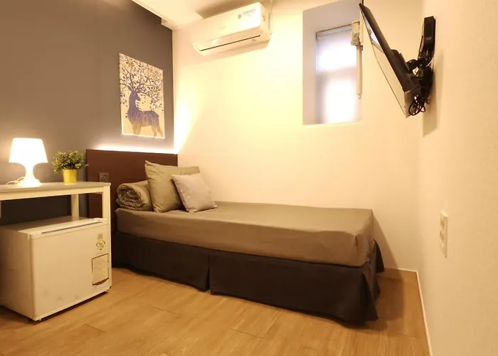 Oyo Hostel Myeongdong 1