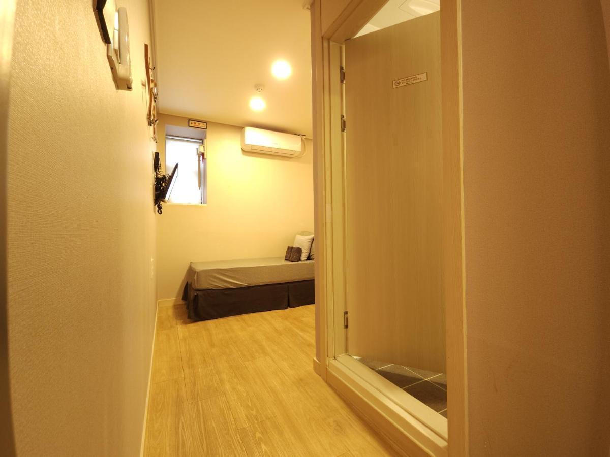 Oyo Hostel Myeongdong 1 Hostel *